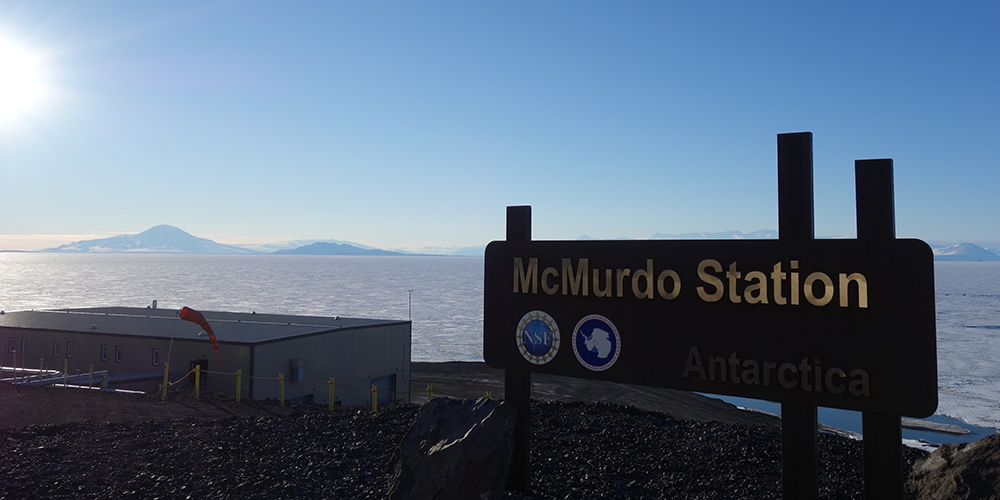 アメリカの南極観測基地「マクマード基地」